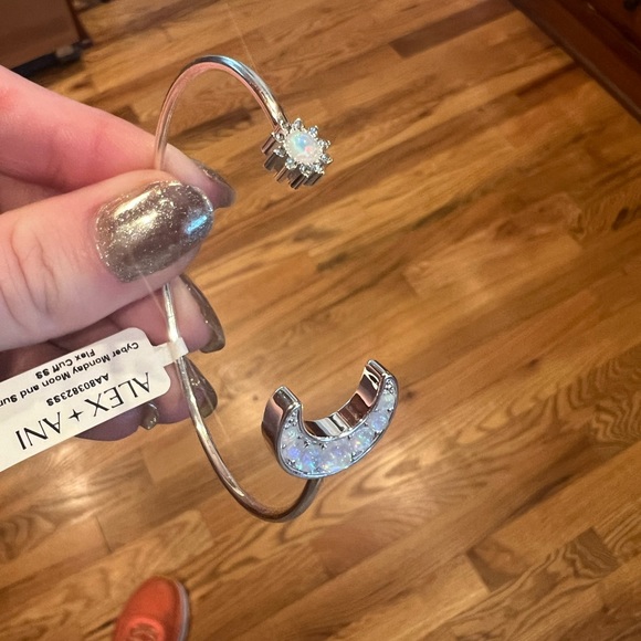 Limited Edition Alex and Ani Moon and Sun Cuff Bracelet NWT - Picture 4 of 6